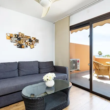 Apartamento Attic Vistas Mit Wunderschoenem Meerblick By Interhome