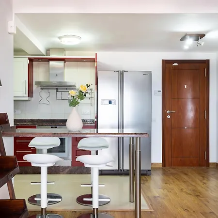 شقة Attic Vistas Mit Wunderschoenem Meerblick By Interhome