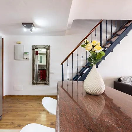 Apartman Attic Vistas Mit Wunderschoenem Meerblick By Interhome