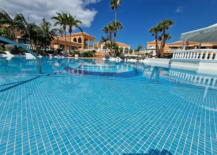 Attic Vistas Mit Wunderschoenem Meerblick By Interhome بلايا ذي لاس أميريكاس