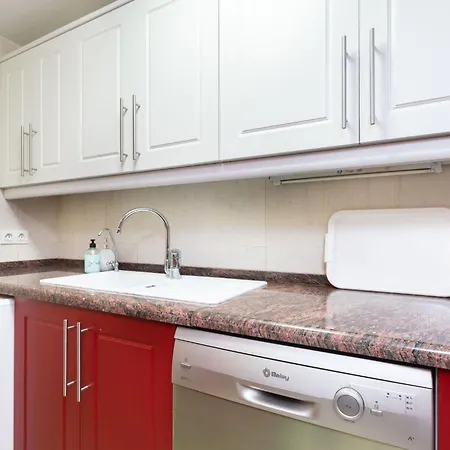 Appartamento Attic Vistas Mit Wunderschoenem Meerblick By Interhome