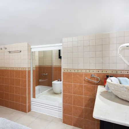 Attic Vistas Mit Wunderschoenem Meerblick By Interhome Appartamento *