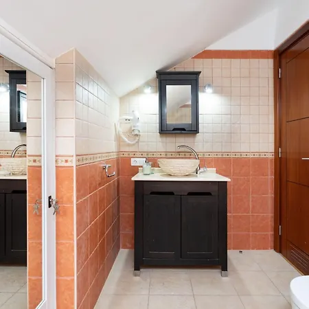 Attic Vistas Mit Wunderschoenem Meerblick By Interhome Appartamento *