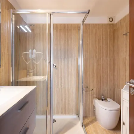 Appartamento Attic Vistas Mit Wunderschoenem Meerblick By Interhome *