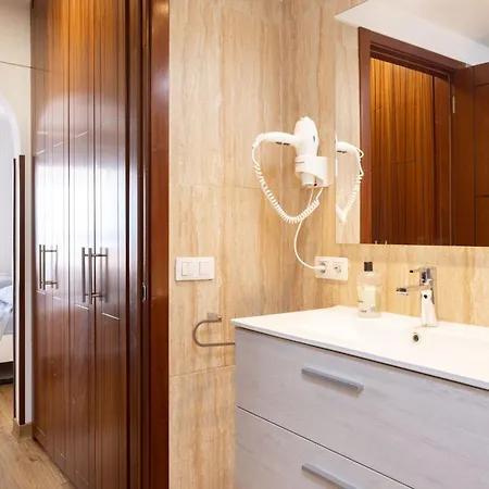 Apartamento Attic Vistas Mit Wunderschoenem Meerblick By Interhome